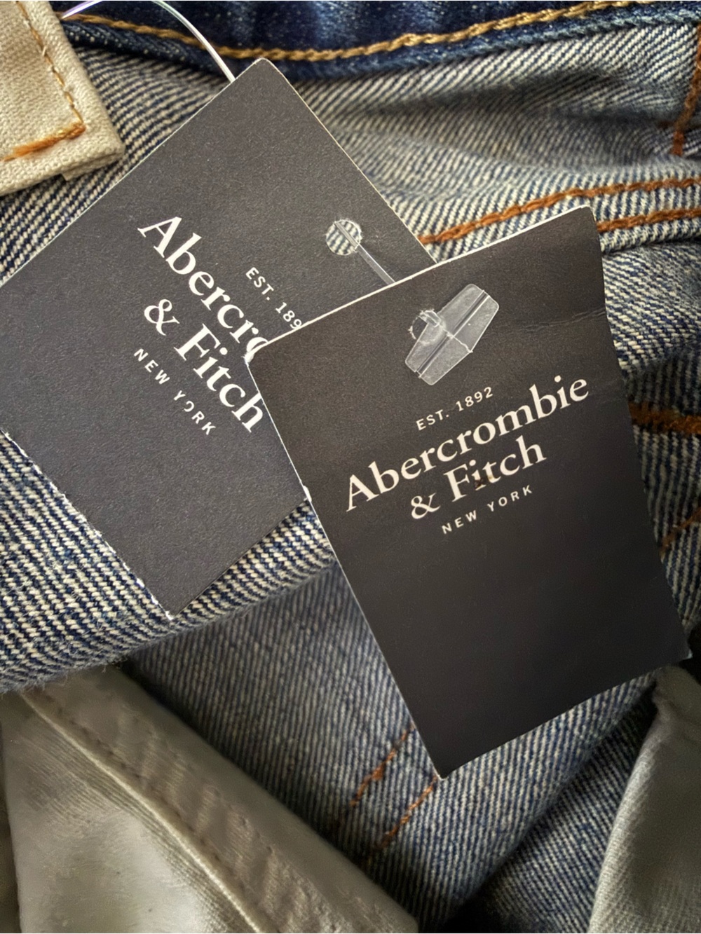 Abercrombie & Fitch Mens Classic Straight Medium Wash Jeans 30x32 NWT - Picture 9 of 12